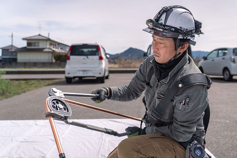 空調設備メンテナンス作業